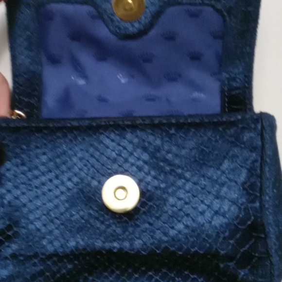 Juicy Couture Velvet Snakeskin Crossbody With Chain Strap - Picture 5 of 7